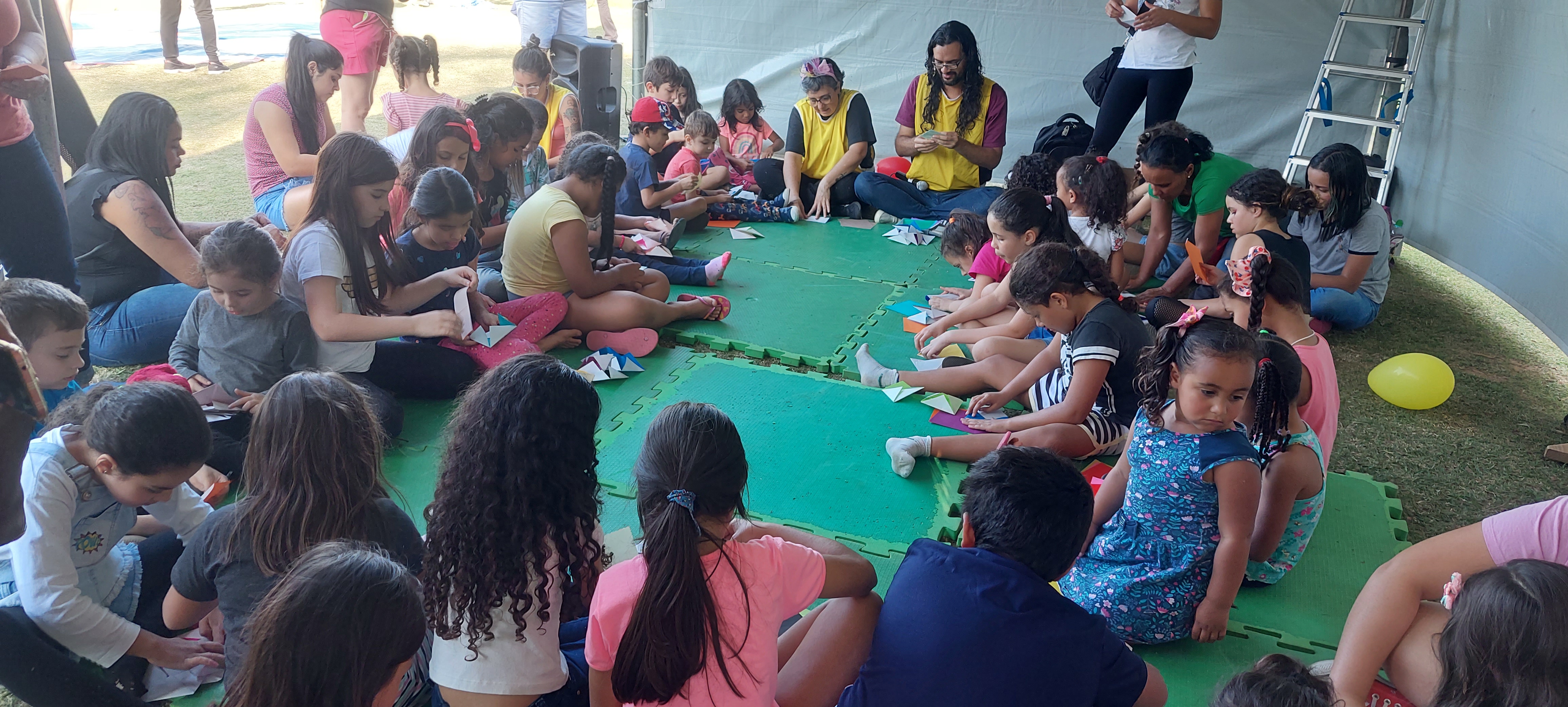 Oficina de Origamis, projeto incluído no programa Mais Cultura.